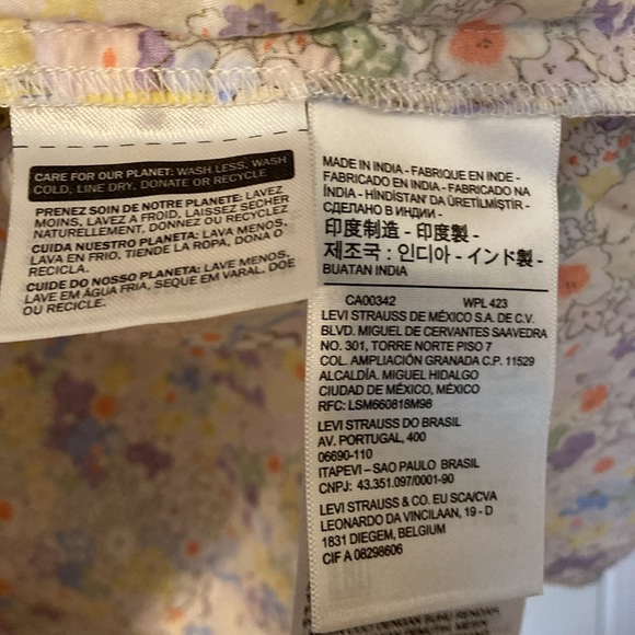 Levi Floral Smocked Dress Medium Brand New - Picture 8 of 12